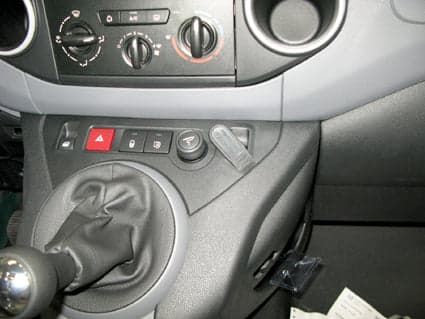 ProClip Citroen Partner 2008-2018 Ugaono kačenje, Nisko slika 2