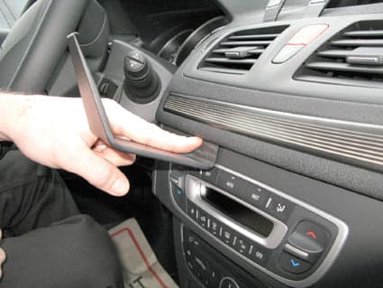 ProClip Renault Fluence 2010-2015 Centralno kačenje slika 2