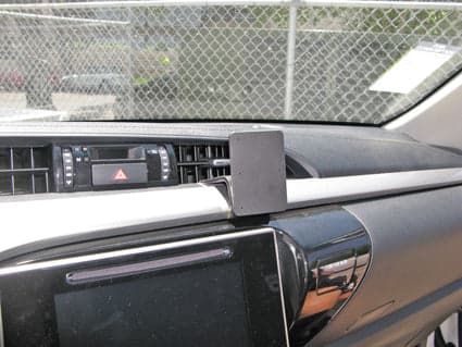 ProClip Toyota Hilux 2016-2023 Ugaono kačenje slika 5